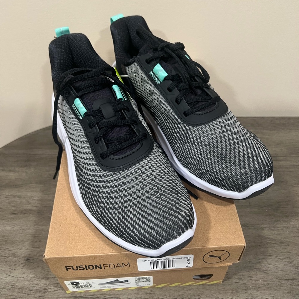 NWT PUMA Women’s Fusion Crush Sport Golf shoe - size 8 in black-mint.